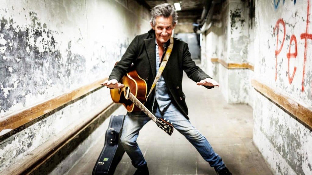 Multikunstneren Peter Viskinde giver koncert