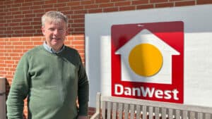 Danwest sælger til Sol og Strand