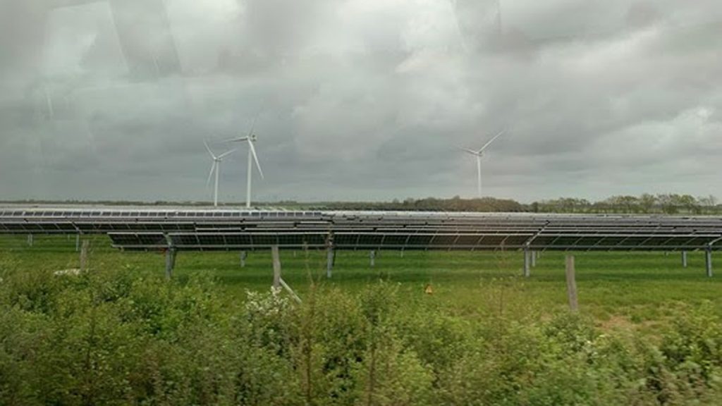 Borgere med ideer til projekter, der ligger højst 4,5 kilometer fra vindmøllerne ved Sdr. Bork og solcelleparken ved Nr. Bork/Hemmet, kan nu søge om penge fra Grøn Pulje. foto: NR