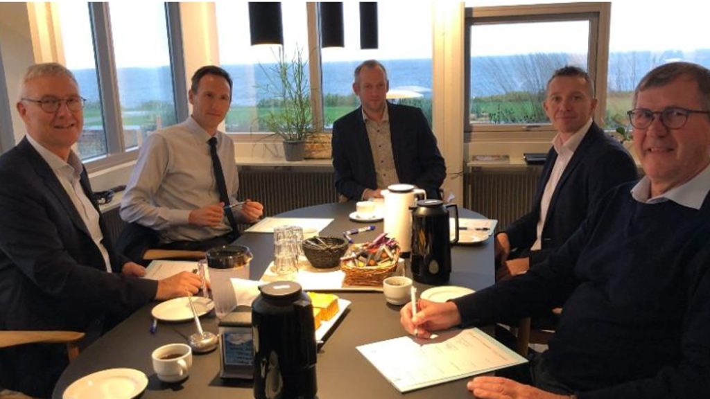 Fra venstre mod højre er det: Finn Lauritsen, Vestjysk Bank, Christian Nørskov Thomsen, Skjern Bank, Jacob Spangsberg, Vestjysk, Lasse Bro, Ringkjøbing Landbobank og Hans Østergaard.