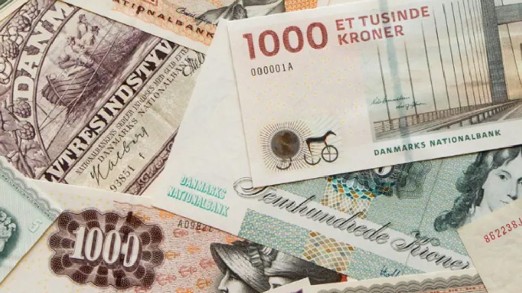 Nationalbanken trækker 1000 kr. sedlen tilbage fra omløb inden 31. maj 2025. Ældre pengesedler skal også ud af cirkulation. Hvis du har kontanter liggende derhjemme, bør du tjekke dem for at sikre, at de ikke mister værdi. foto: Nationalbanken