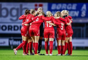 Kvindelandsholdet i fodbold U-23 spiller i Ringkøbing - foto: Anders Kjaerbye
