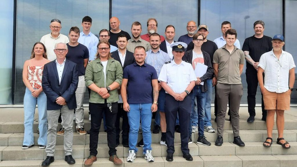 Martec: 2 unge fiskere fra Hvide Sande kan nu kalder sig Fiskeskippere af 3. Grad! foto: Martec Skagen