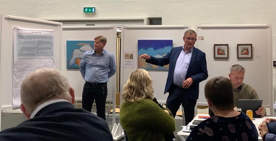 Det er et dokument på ca. 4.500 sider, så der er nok at tage fat på for dem, der vil læse hele det kommuneplanforslag for 2025-2037, som Ringkøbing-Skjern Kommune nu har sendt ud i offentlig høring. foto: rksk