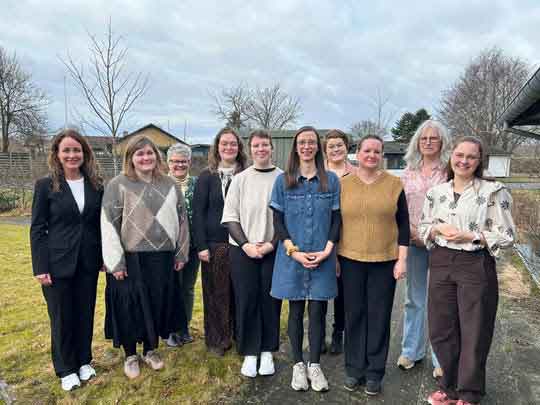 De otte nye ergoterapeuter i Ringkøbing-Skjern Kommunes skal være med til at sikre, at plejen og omsorgen i endnu højere grad tager udgangspunkt i den enkelte borger. foto: rksk