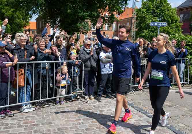 Kronprins Christian skal løbe ruten på fem kilometer, så han skal blandt andet en tur ud på volden ved Naturkraft. foto: Royal Run