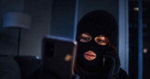 Digital svindel har ramt tæt på dagligdagen for mange lokale borgere. Svindlere udgiver sig lige nu for at være fra ATP eller Udbetaling Danmark for at fiske efter kontooplysninger og MitID. arkivfoto